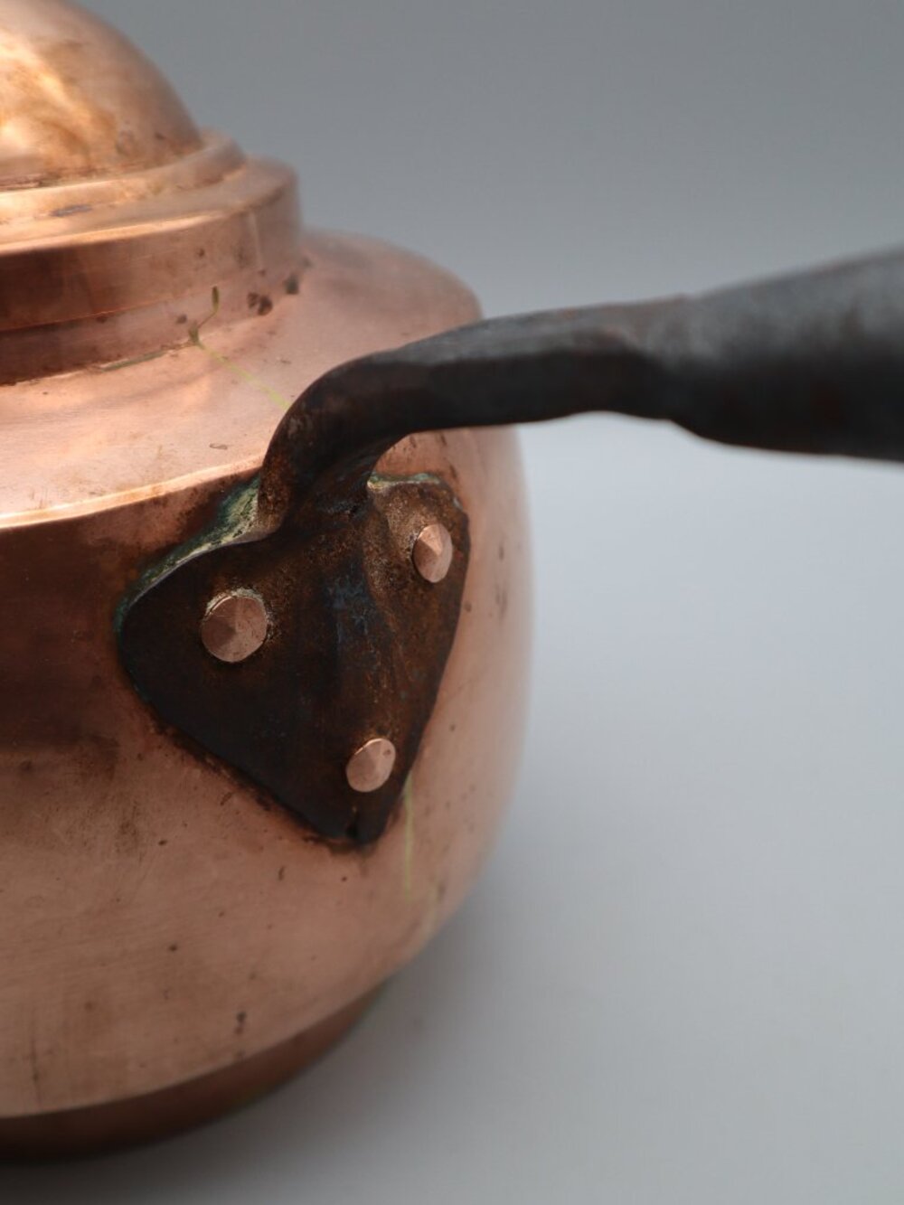 Antique 19th Century French-style Copper Kettle w/ Forged Iron Handle - Picture 9 of 11